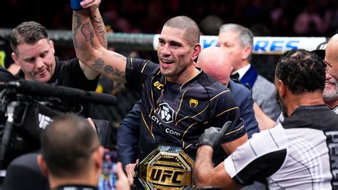 Chris Weidman unsure of Alex Pereira’s ability to keep UFC title: ‘I see such an opening with the wrestling’