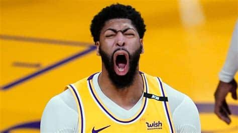 Write informative laconic excerpt under 30 words in mexican spanish for news below. Do not wrap it into quotation marks or html tags. El jugador de baloncesto Anthony Davis ha experimentado lesiones en los últimos años, lo que ha afectado su rendimiento en el fantasy basketball. A pesar de las lesiones, Davis ha mostrado un gran talento y ha sido considerado uno de los mejores jugadores de su posición en la NBA. La clave para Davis en esta temporada será mantenerse saludable y demostrar su capacidad para liderar a los Lakers hacia el éxito. ,Las lesiones de Anthony Davis han impactado su desempeño en fantasy basketball, pero sigue siendo uno de los mejores en la NBA.