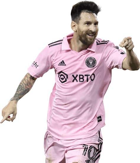 Write informative laconic excerpt under 30 words in mexican spanish for news below. Do not wrap it into quotation marks or html tags. Lionel Messi continuously proves himself to be the most integral part of MLS leaders Inter Miami&apos;s success, even when he doesn&apos;t score or get an assist. In the 3-2 comeback victory over CF Montréal on Saturday night, the Argentina forward once again inspired his teammates offensively, but the Herons are slipping into an uncomfortable pattern of play.Recently, all Miami&apos;s matches have played out in similar fashion: the backline struggles and concedes before Messi inspires the offense to turn the score around and secure the victory.This time, it was former Inter Miami player Bryce Duke who took advantage of some weak defending to give Montréal a 1-0 lead in the 22nd minute -- the seventh-consecutive time that Miami has conceded the first goal this season. That streak started on April 6 against the Colorado Rapids and extends to Major League Soccer and Concacaf Champions Cup games against CF Monterrey, New York Red Bulls, New England Revolution, Nashville SC, Sporting Kansas City, and now Montréal.- Stream on ESPN+: LaLiga, Bundesliga, more (U.S.)In the 32nd minute, Jules-Anthony Vilsaint doubled the score to suggest it would be a tough comeback this time around, but in all the MLS matches where it has gone behind, Miami eventually recovered with Messi leading the charge alongside Luis Suárez. And, on Saturday, it was no different.Messi quietly helped to pave the way back -- winning a free kick in a prime position for Matias Rojas&apos; to strike home the set piece, before Suarez netted the equaliser from a corner four minutes later, then was an integral part of the play for Benjamin Cremaschi&apos;s winner on 59 minutes.It exposed a striking difference from Miami&apos;s first confrontation against the Canadian side on March 10, when they fell 3-2 as Messi watched from the sidelines while he nursed a hamstring injury. And the Herons experienced something similar against the Red Bulls this season: losing 4-0 without Messi in late March before winning 6-2 over the same opponent just weeks later with the star striker contributing five assists and one goal.Messi&apos;s impact is clear. Since he made his debut, in all competitions the team is 2-4-6 (WDL) when he does not play and 15-7-3 when he does.But the defensive issues can&apos;t continue and Miami must quickly learn how to cope without their star man if winning Supporters&apos; Shield and MLS Cup remains an objective. Gerardo Martino&apos;s side may boast an astonishing 35 goals scored, largely due to Messi and Suarez, but it has conceded a shocking 20."Yes, it gives us tranquillity to count with players like that on the attack," defender Franco Negri said afterwards, when asked if having Messi on the team calms nerves. "But we also have to have the responsibility to be better at the back ... luckily we have found that amount of goals and won."Soon, Negri and his teammates will no longer be able to count on Messi to get those goals back, as the famous No. 10 will head off to lead heavy favorites Argentina at the 2024 Copa America from June 20 to July 14.La Albiceleste has won the tournament 15 times, the joint-record holder with Uruguay, and should it make it all the way to the final this time around, as expected, Miami would be without Messi for a month. Even if the reigning champions only reach the semifinals, Argentina would still have the third-place playoff on July 13, which would see Messi miss five MLS games: Philadelphia Union (June 15), Columbus Crew (June 19), Nashville SC (June 29), Charlotte FC (July 3), and FC Cincinnati (July 6).But it could be even worse for Miami if the 36-year-old accepts the invitation from head coach Javier Mascherano to become one of three senior players allowed on Argentina&apos;s Under-23 team for the Olympics from July 24 to August 10. That would see him miss the majority of the 2024 Leagues Cup tournament."We have made an invitation to Leo to join us at the Olympic Games and we have agreed to talk to him again," Mascherano said about Messi&apos;s involvement earlier this month. "We know it&apos;s not an easy situation for him ... We will give him the time he needs."Two months without Messi leaves Martino&apos;s team vulnerable in all competitions. For now, the coach revealed he is just looking to win as many games as possible and maintain top spot in the Eastern Conference before his star player departs. But what comes next?Miami&apos;s current offensive options include pairing Campana with Suarez, which proved ineffective in the 4-0 loss to the Red Bulls, or Suarez could play alongside Robert Taylor and Julian Gressel, as he did in the 1-1 draw against New York City FC. But Suarez is 37 years old and may not have the stamina to shoulder the creative burden himself. The 23-year-old Campana may need to step up and lead the attack, as he did in the first half against the Colorado Rapids, though that game saw him create no chances before exiting the pitch with no goals or assists on 42 minutes.Of course there is no magical substitution for Messi. The eight-time Ballon d&apos;Or winner proves time and again why many regard him as one of the game&apos;s best, but he can&apos;t always be there to save the day. Football is not an individual sport and the weeks without Messi will prove to be incredibly tough if Miami can&apos;t sort out its defensive issues. ,El impacto de Lionel Messi en Inter Miami es innegable, liderando la ofensiva pero con problemas defensivos persistentes. Su ausencia por compromisos internacionales dejará un vacío en el equipo.