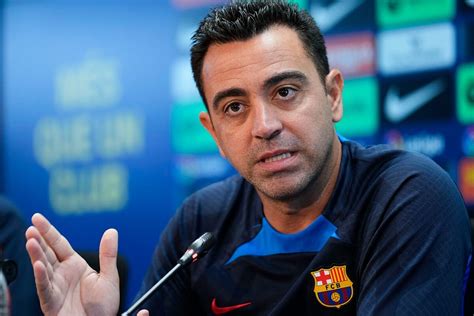 Write informative laconic excerpt under 30 words in mexican spanish for news below. Do not wrap it into quotation marks or html tags. Xavi Hernández said he feels his work has been undervalued and that his replacement will have a difficult job on their hands after ending his time as Barcelona coach with a 2-1 win against Sevilla on Sunday.Goals from Robert Lewandowski and Fermín López sandwiched an effort from Youssef En-Nesyri as Barça finished the LaLiga campaign with three points just two days after the club announced Xavi would be sacked at the end of the season. "I don&apos;t think the work we have done has been sufficiently valued considering the adverse situation we came into," Xavi told DAZN after beating Sevilla."Barça were ninth in the table when we arrived at the end of 2021. We finished second. Then, in the first full season [in charge], we won two trophies [LaLiga and the Spanish Supercopa]."This year has not been at the level required, but it&apos;s come down to details in several key games. It&apos;s a shame. I am sad, but this is the job of a coach."ESPN have revealed that Hansi Flick will replace Xavi, with the Germán coach&apos;s appointment expected to be announced in the coming days."They have to know it is a difficult situation, because Barcelona is a difficult club, but also because of the adverse financial situation, above all [LaLiga&apos;s] financial fair play rules," Xavi said when asked if he had any advice for his successor."It won&apos;t be easy at all. They will suffer and they will need patience because it&apos;s a really difficult job. The only thing that can save them is winning, whether they have been part of the club or not [previously]."I have been looked at through a magnifying glass and a certain level of expectations were generated, because I was part of Barça&apos;s best ever era, which has played against me."Xavi initially announced in January he would step down this summer, but he reversed his decision in April before being fired in a meeting with club president Joan Laporta on Friday.He insists he wanted to remain in the job, despite his doubts in January, and refused to reveal the reasons given to him for his dismissal."It&apos;s not for me to explain the motives, the president has to do that," Xavi continued. "I just have to accept and respect them. The decision is made and there is no looking back. The club is above any person. "I wanted to stay on. I get [the decision], I respect it, but it is a shame. The feelings are contradictory because the work has been positive despite not winning trophies this season. I thought we were on a good path and I still think that."But this is football, decisions have to be made. I am happy, proud and satisfied with what we have done: 2.5 years and two trophies in the adverse, difficult situation the club is in, that&apos;s the reality."I have not been able to work with calm. We asked for stability one month ago when we decided to stay. We thought by staying on we had achieved that and we were hungry to work hard, but this is the life of a manager."Xavi said he is "open" to anything in the future regarding the next step in his career, but that in the short-term he needs to "rest and be with my family."The former midfielder, who made over 700 appearances for Barça as a player, replaced Ronald Koeman in 2021 and steered the team from ninth to second in his first season in charge.A first LaLiga title since 2019 followed last term, but Barça have failed to kick on this year, ending the season trophy-less as they finished second in the league and exited the Champions League and the Copa del Rey at the quarterfinal stage. ,Xavi Hernández se despide como entrenador del Barcelona con una victoria 2-1 contra el Sevilla. Hansi Flick confirmado como su reemplazo.