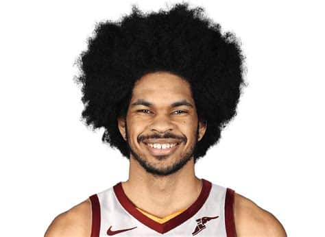 Write informative laconic excerpt under 30 words in mexican spanish for news below. Do not wrap it into quotation marks or html tags. Jarrett Allen, centro de los Cleveland Cavaliers, promedió la temporada pasada 16.1 puntos, 10.8 rebotes y 1.3 bloqueos por partido. Los Cavaliers han tenido éxito con Allen como parte de su alineación incial, lo que los llevó a clasificar a los playoffs a pesar de las lesiones. Allen firmó un contrato a largo plazo con los Cavaliers, lo que indica que será una pieza clave en el futuro del equipo junto al novato Evan Mobley.,El centro Jarrett Allen destaca con los Cleveland Cavaliers, contribuyendo al éxito del equipo y asegurando su futuro con un contrato a largo plazo.