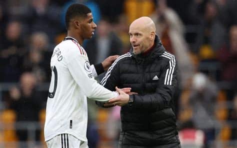 Write informative laconic excerpt under 30 words in mexican spanish for news below. Do not wrap it into quotation marks or html tags. Marcus Rashford will use his Euro 2024 snub as "fuel" ahead of the FA Cup final, according to Manchester United manager Erik ten Hag.Rashford was a surprise omission from England&apos;s 33-man provisional squad for the European Championship on Tuesday.- Stream on ESPN+: LaLiga, Bundesliga, more (U.S.)Ten Hag said the forward will want to make a point to Gareth Southgate against Manchester City at Wembley on Saturday."He looks good," Ten Hag said when asked about Rashford&apos;s mood following his England disappointment."That is the career, ups and downs and a down can also be fuel. That is what I see in training. He will be highly motivated. He is highly talented."He has already a big career. I am sure he will get over this and get even more goals."Despite reaching a second successive FA Cup final, there are doubts about Ten Hag&apos;s future following a poor Premier League season which saw United finish a club record-low eighth.New co-owner Sir Jim Ratcliffe has given the Dutchman no public guarantee that he will stay at the club beyond the summer and a host of managers, including Thomas Tuchel, Kieran McKenna, Gareth Southgate, Graham Potter and Mauricio Pochettino, have been linked with the job if it becomes available."I came here to win trophies," Ten Hag said."Saturday is the next opportunity. We earned it as a team and now we have to go for it."Every season we review and we will see where we are in the project and what we have to change. There are very good things, players coming up and developing and at the same time we have on Saturday a big opportunity to win the next trophy."Ten Hag will be without Harry Maguire at Wembley but Mason Mount, Victor Lindelöf and Anthony Martial could all be available after injury layoffs."Harry Maguire is unavailable but the rest [Mount, Lindelof and Martial] are all available," Ten Hag said."Tomorrow [Friday] we will make final decisions. It is all about trophies but we need the opportunity to win a trophy. In the last 10 years not so many trophies in the club so it is an opportunity to win two in two years." ,Marcus Rashford usará su exclusión de la Euro 2024 como "combustible" para la final de la FA Cup ante el Manchester City, según el entrenador del Manchester United, Erik ten Hag.