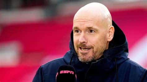 Write informative laconic excerpt under 30 words in mexican spanish for news below. Do not wrap it into quotation marks or html tags. Manchester United have sounded out a number of potential replacements for Erik ten Hag ahead of a decision on the Dutchman&apos;s future following the FA Cup final, sources told ESPN.Ten Hag&apos;s position at Old Trafford is in serious doubt after a miserable second season in charge.- Stream LIVE: FA Cup final, Man City vs. Man United, Saturday 10a.m. ET ESPN+United recorded their lowest ever finish in the Premier League and will need to beat Manchester City at Wembley on Saturday to qualify for Europe.New co-owner Sir Jim Ratcliffe and his team, led by INEOS director of sport Sir Dave Brailsford, have taken on board information from a number of candidates who could potentially replace Ten Hag.They include Thomas Tuchel and Mauricio Pochettino, both free agents after leaving Bayern Munich and Chelsea respectively, as well as current Ipswich Town boss Kieran McKenna and Brentord manager Thomas Frank. Informal discussions have been held with representatives of all four of those potential candidates, sources told ESPN.McKenna, who has guided Ipswich back to the Premier League following back-to-back promotions after taking over in December 2021, worked as an assistant to former United managers Jose Mourinho and Ole Gunnar Solskjaer and a source has told ESPN he would be excited by the opportunity to return to Old Trafford.The 38-year-old is also of interest to Brighton and Chelsea, but a source has told ESPN that United would likely be his first choice if he was offered the job.Sources have told ESPN that there are members of the new football leadership team at United, installed by Ratcliffe and Brailsford, who would favour appointing a young up-and-coming coach if Ten Hag is sacked rather than picking a more experienced manager.England manager Gareth Southgate and former Brighton and Chelsea boss Graham Potter have also been linked with the role.Ten Hag has a year left on his contract and, according to a source, turned down the opportunity to talk to Bayern Munich about their vacant manager&apos;s job because of his desire to stay at United.Ratcliffe, however, has repeatedly refused to give the 54-year-old any public guarantees that he will remain in charge beyond the summer. Sources have told ESPN that the decision on Ten Hag&apos;s future will be based on his two years in charge and won&apos;t be overly influenced by the result in the cup final against City.Sources close to Ratcliffe and INEOS insist a decision on Ten Hag has not yet been made and that all options remain open. ,Manchester United busca reemplazo para Erik ten Hag. Posibles candidatos incluyen a Tuchel, Pochettino, McKenna y Frank. Decision final tras final de FA Cup.