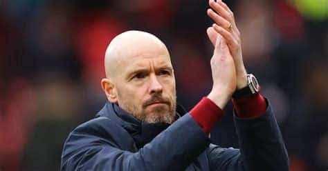 Write informative laconic excerpt under 30 words in mexican spanish for news below. Do not wrap it into quotation marks or html tags. Erik ten Hag is being made to wait before learning whether he will continue as Manchester United manager, with sources telling ESPN that a decision on the Dutchman&apos;s future is not expected imminently.Co-owner Sir Jim Ratcliffe and his INEOS team have started an end-of-season review which will look at every aspect of United&apos;s performance this season.- Stream on ESPN+: LaLiga, Bundesliga, more (U.S.)It will include a focus on whether Ten Hag, who has a year left on his contract, should stay on as manager or be replaced.A source has told ESPN that INEOS reviews led by director of sport Sir Dave Brailsford in other sports have typically taken around four days to complete, although United insist there is no time limit.Ten Hag strengthened his case to stay on as United boss by lifting the FA Cup on Saturday with a surprise 2-1 win over Manchester City.But he began a holiday on Sunday still in the dark about whether he will keep his job.Doubts about his suitability for the role have led INEOS to sound out potential replacements including Thomas Tuchel, Mauricio Pochettino, Thomas Frank and Kieran McKenna. A source has told ESPN that McKenna is now set to stay at Ipswich Town. United also hold an interest in Gareth Southgate and Roberto De Zerbi.Ten Hag is under pressure after a miserable Premier League season which saw United finish eighth -- their lowest placing in England&apos;s top-flight since 1990.United also finished bottom of their Champions League group as they exited European competition before Christmas.Sources have told ESPN that INEOS have not ruled out starting next season with Ten Hag in charge, although sources close to the 54-year-old believe he could still be sacked after failing to get a cast-iron guarantee from either Ratcliffe or Brailsford following victory over City at Wembley.The decision has been made more complicated because INEOS are still waiting to complete their football leadership team.New technical director Jason Wilcox has arrived but new CEO Omar Berrada is on gardening leave from Man City and is not expected to start until July 13. Incoming sporting director Dan Ashworth is still on gardening leave from Newcastle United. ,Erik ten Hag espera saber su futuro como manager de Manchester United, con INEOS considerando potenciales reemplazos como Tuchel, Pochettino y otros.