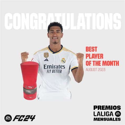 Write informative laconic excerpt under 30 words in mexican spanish for news below. Do not wrap it into quotation marks or html tags. Real Madrid midfielder Jude Bellingham has been voted LaLiga&apos;s Player of the Season after playing a pivotal role in leading the club to their 36th league title.Bellingham, 20, edged out team mate Vinícius Júnior, Antoine Griezmann (Atlético Madrid), Artem Dovbyk (Girona) and Robert Lewandowski (Barcelona) in votes cast by fans, club captains and a panel of experts.- Stream on ESPN+: LaLiga, Bundesliga, more (U.S.)He scored 19 goals and had six assists in 28 league games this season, and tallied 23 goals and 12 assists in all competitions for the club.Bellingham, who could not attend Tuesday&apos;s ceremony in Sardinia as he was preparing for the Champions League final at Wembley against his former club Borussia Dortmund, said he was honoured to have received the award."I would like to dedicate it to my team mates, the coaching staff and, most importantly, to the fans of the best club in the world," he said in a message. "It&apos;s a pleasure every time I play for this team. Hala Madrid!"The England international also won the 2022-23 Bundesliga Player of the Season playing for Dortmund before moving to Real for a fee of around €103 million ($111.71 million).Earlier on Tuesday, Dortmund sporting director Sebastian Kehl was full of praise for Bellingham."I know how strong Jude is and I know his personality very much, so he&apos;s an amazing player, an amazing character and of course, he will do everything to win that final," he said. ,El mediocampista del Real Madrid Jude Bellingham ha sido votado como el Jugador de la Temporada de LaLiga tras liderar al club hacia su título 36.