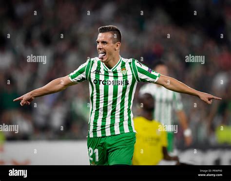 Write informative laconic excerpt under 30 words in mexican spanish for news below. Do not wrap it into quotation marks or html tags. Real Betis defender Félix Martí Garreta has thanked fans for their support after sustaining a serious head injury following a fall in his home that left him in intensive care.Garreta, who has been in a hospital in Spain since May 10, left the intensive care unit last Friday to move to a ward, according to a statement from the club he played for on loan this season, SD Amorebieta.- Stream on ESPN+: LaLiga, Bundesliga, more (U.S.)"Today I want to address all of you to express my most sincere gratitude for the messages and expressions of affection that I have received during these last few weeks," Garreta, 20, wrote on X. "Your support has been fundamental and has given me immense strength to continue fighting."Garreta is progressing well but admitted he has a long journey ahead to return to play."I am happy to inform you that I am in good condition," the former Spain under-19 player wrote. "Although now a long recovery process begins. As you can imagine I am looking forward to see you again and share unforgettable moments in football. Thanks for everything."Garreta was on a season-long loan at Spanish second-division club Amorebieta from Betis.He has scored four goals in 31 league appearances for Amorebieta and played seven times for Spain&apos;s U19 side. ,El defensor del Real Betis, Félix Martí Garreta, agradece el apoyo tras una lesión en la cabeza, ahora fuera de cuidados intensivos. Recuperación en curso.