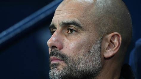 Write informative laconic excerpt under 30 words in mexican spanish for news below. Do not wrap it into quotation marks or html tags. Manchester City manager Pep Guardiola has closed the door on a return to Barcelona at any time in the future.Guardiola, whose contract with City expires in June 2025, hinted in May that next season could be his last at the Etihad.When asked if a return to Barça could be on the cards, Guardiola, who guided the Catalan outfit to 14 titles during his four seasons in charge, said on Monday: "It&apos;s a door that is closed."The 53-year-old spoke during a news conference at his annual golf tournament, the Legends Trophy, that is being played in Girona, Spain."The Barça bench is one of the most complicated because you have to manage many cases. In Manchester everything we do remains inside and at Barça, everything comes out," he said.The former Barça player coached City to a record fourth-successive Premier League title one year after leading his team to a historic treble.Barça finished the 2023-24 campaign trophy-less and appointed Hansi Flick as Xavi Hernández&apos;s replacement in May. Xavi was dismissed at the end of the season with the club looking for a change in direction.Xavi took over the Spanish team in November 2021 and was often compared to fellow former Barça player, Guardiola.Guardiola said of those comparisons: "What is certain is that it&apos;s not my fault. That&apos;s for sure. I&apos;ve been 11 or 12 years away from Barcelona. I&apos;m not a suspect in that sense. Ask that to those that have made the comparisons, I haven&apos;t. I wish Xavi the best in finding a new challenge."As for Xavi&apos;s successor, Guardiola believes Barça are in good hands. Flick, who had been out of work since September 2023 when he was fired by the Germany national team, had previously overseen considerable success at Bayern Munich.The German manager won the Champions League as part of a treble in 2020 before he took on the Germany job in the summer of 2021."I wish him the best of luck in the world," Guardiola said."When you arrive at a new club you always need help. You have to try to get help from within and have total support. You have to go little by little. You can&apos;t be champion in September or October."Hansi is an extraordinary person, who has a lot of desire. A lot. But he needs his time. What he did at Bayern was extraordinary, he won everything."Barça finished runners up to Real Madrid in LaLiga, with their great rivals adding France star Kylian Mbappé to their already strong roster."With or without Mbappé they are always strong," Guardiola said."It&apos;s the rival to beat in the Champions [League], without a doubt. Everyone knows that. For all of us that are behind them, it&apos;s a motivation to try to beat them. Madrid has always been very strong and they are adding up front a player that has a lot of strength." ,Pep Guardiola rechaza regreso al Barcelona. Termina contrato con Manchester City en 2025. Hansi Flick reemplaza a Xavi Hernández en el banquillo culé. Real Madrid ficha a Mbappé.