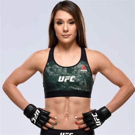 Fan Obsession with Alexa Grasso’s Feet “It’s cool that a lot of people like them”