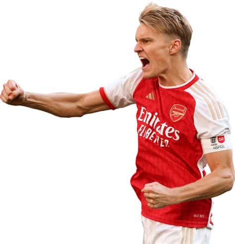 Write informative laconic excerpt under 30 words in mexican spanish for news below. Do not wrap it into quotation marks or html tags. Martin Ødegaard is confident Arsenal will be "rewarded with a trophy" next season and has vowed they can come back stronger after last season&apos;s heartbreak.Mikel Arteta&apos;s side set new Premier League-era club records in registering 28 league wins and scoring 91 goals but still fell short as Manchester City claimed their fourth title in succession by two points.Arsenal have begun their preparations for the 2024-25 season ahead of most other clubs as nine players not involved in either the Euros or the Copa América -- including Ødegaard, Ben White and Jurriën Timber -- joined up with club staff in the Spanish city of Marbella for a camp which focuses on both conditioning and allowing downtime with family members."We made history as we&apos;ve talked about before and we have to be proud of those things," Ødegaard said."It wasn&apos;t enough to win it and that&apos;s what we wanted to do. We all felt a bit disappointed with being so close. But in football, it is small margins. It is easy to look at one game but you have to look at the whole season and again it is small margins. We didn&apos;t have the consistency to win it."We have to earn it. We know we can improve, we know we are going to get better. That&apos;s what we are working for now. It is just small margins, small details in the game and how to deal with a long season. So close, but we are going to come back even stronger I&apos;m sure.Martin Ødegaard is confident he can lead Arsenal to a trophy soon. Stuart MacFarlane/Arsenal FC via Getty Images"I think it is easy to find the motivation because we all want to win, we all want the same thing and we are all pushing each other so hard every day -- staff, players, supporters, everyone is pushing in the same direction."I think it is just about doing those small things every day to become a little bit better and in the end I&apos;m sure it is going to be rewarded with a trophy."Arsenal will head to the United States later this month for games against Bournemouth, Manchester United and Liverpool, with the final two matches to be shown on ESPN+.Speaking to promote ticket sales ahead of that tour, Ødegaard admitted he found it tough to get over the previous campaign after Arsenal were pipped to the title on the final day of the league season as City beat West Ham to seal top spot."It&apos;s hard, especially in the beginning," he said. "It takes some time to really switch off. That&apos;s important as well though, to disconnect from the football world and not think too much but obviously you think more about it to start and then you can leave it a little bit more with time."It&apos;s always there, it&apos;s always on your mind and I try my best to switch off. I have worked hard as well. After a week or two I started to work again. It&apos;s always there in the back of the head." ,Martin Ødegaard confía en que el Arsenal será recompensado con un trofeo la próxima temporada después de la decepción del año pasado. Entrenamiento en Marbella. Arsenal se dirige a los Estados Unidos para enfrentarse a Bournemouth, Manchester United y Liverpool.