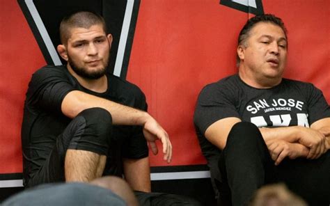 Video – Khabib Nurmagomedov and team surprise coach Javier Mendez with a gift commemorating his legacy