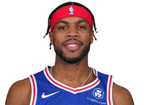 Write informative laconic excerpt under 30 words in mexican spanish for news below. Do not wrap it into quotation marks or html tags. El jugador Buddy Hield, de los Indiana Pacers, tuvo una temporada exitosa en 2021-22 con promedios de 15.6 puntos, 4.4 rebotes, 2.8 asistencias, 0.9 robos y 3.2 triples. Hield ha sido muy duradero en los últimos años, jugando al menos 71 partidos en cada temporada, lo que lo convierte en un activo consistente en fantasía. A pesar de su papel en los Pacers, Hield sigue siendo una amenaza desde el perímetro, pero su papel está en peligro debido a la aparición de Tyrese Haliburton y la llegada de Davion Mitchell.,Buddy Hield de los Indiana Pacers tuvo temporada exitosa en 2021-22, pero su papel en peligro por Haliburton y Mitchell.