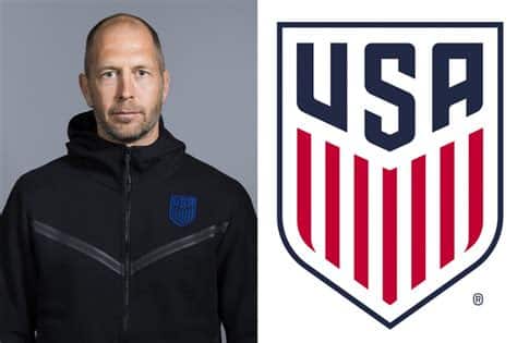 Write informative laconic excerpt under 30 words in mexican spanish for news below. Do not wrap it into quotation marks or html tags. playMoreno: USMNT have cut Berhalter two years too late (1:11)Alejandro Moreno reacts to Gregg Berhalter&apos;s dismissal as USMNT boss. (1:11)Jul 10, 2024, 06:03 PM ETUnited States men&apos;s national team coach Gregg Berhalter has been fired after the team&apos;s historic early exit from the Copa América group stage last week, according to multiple reports Wednesday.Berhalter&apos;s exit comes after the United States&apos; 1-0 loss to Uruguay, marking the first time in the history of the country&apos;s five appearances in the CONMEBOL event that the United States has failed to advance out of the group stage.It was also the first time that the USMNT was eliminated from the group stage of a World Cup, Copa América or Gold Cup that it hosted.The 2024 Copa América, hosted across 14 U.S. cities, was considered a dress rehearsal for the 2026 World Cup, which the United States will host along with Mexico and Canada.After the loss to Uruguay, Berhalter, who was first appointed in December 2018 and re-hired in 2023, said he still believed he was still the right man to lead the USMNT.Gregg Berhalter has paid the price for the USMNT&apos;s early exit from the Copa América. Michael Reaves/Getty ImagesU.S. Soccer Federation sporting director Matt Crocker said in a statement after the game that a review would be conducted into the team&apos;s exit. Asked in his post-game news conference whether he was still the right person to lead the U.S. team into the 2026 World Cup, Berhalter responded with a simple "yes."However, he admitted that the performances had not been good enough."Just to see the guys&apos; faces in the locker room and to see the emotion of the staff and players, we&apos;re bitterly disappointed with the results," he said. In June of 2023, Berhalter, 50, signed a new contract which ran to the end of the 2026 World Cup.Crocker said at the time that the organization was looking for someone with a "growth mindset on and off the field."The 2023 agreement came after a six-month investigation into Berhalter&apos;s behavior following a rift with the Reyna family.Berhalter had skippered the U.S. to a round-of-16 finish at the 2022 World Cup and was in the process of re-signing with the USSF in 2022 when he spoke at a leadership conference, alluding to a player at the World Cup -- later identified as Giovanni Reyna -- who was almost sent home for responding poorly to a reduced role.In response to the comment, Danielle Reyna, the mother of the U.S. midfielder, publicly disclosed the details of a previously unrevealed 1991 domestic violence incident involving his wife Rosalind that occurred when Berhalter was in college, about the same age Reyna was at the 2022 World Cup.The disclosure sparked the investigation as to whether Berhalter should continue as coach but ultimately U.S. Soccer cleared Berhalter to resume coaching the USMNT. ,Gregg Berhalter despedido como técnico de la selección de Estados Unidos tras su temprana eliminación en la Copa América.