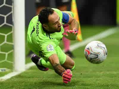 Write informative laconic excerpt under 30 words in mexican spanish for news below. Do not wrap it into quotation marks or html tags. ,El equipo de fútbol mexicano asegura su lugar en la próxima ronda del torneo internacional. Gran victoria en un emocionante partido.