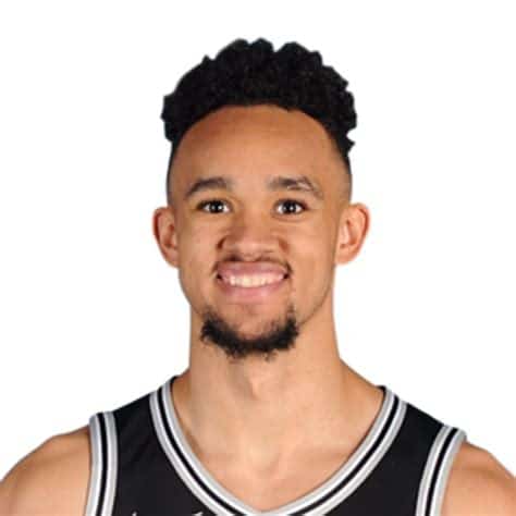 Write informative laconic excerpt under 30 words in mexican spanish for news below. Do not wrap it into quotation marks or html tags. Derrick White podría convertirse en el base titular de los Boston Celtics después de que Marcus Smart fuera traspasado a los Grizzlies. White ha demostrado habilidades defensivas destacadas y se espera que tenga más oportunidades de anotar con jugadores como Jayson Tatum y Jaylen Brown en el equipo. La adquisición de Malcolm Brogdon podría afectar el rol de White, pero se espera que tenga un papel importante como sexto hombre o como parte de la rotación de los Celtics.,Derrick White, posible base titular de los Celtics tras salida de Smart. Destacadas habilidades defensivas y oportunidades de anotar con Tatum y Brown. Posible rol clave con llegada de Brogdon.