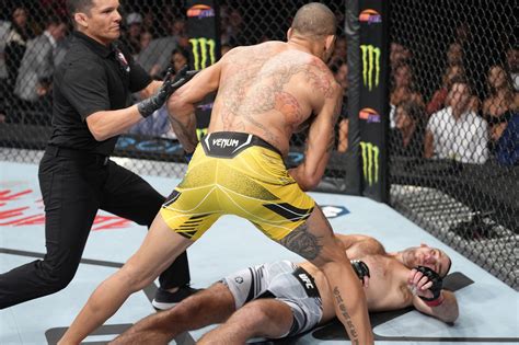 Coach rules Sean Strickland from ‘Nightmare’ rematch with UFC star Alex Pereira