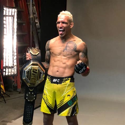 Charles Oliveira is ‘Dying to fight’ and ready to hunt at 155lbs