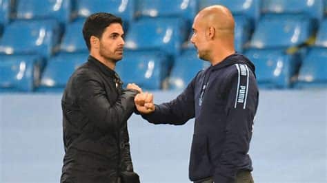 Write informative laconic excerpt under 30 words in mexican spanish for news below. Do not wrap it into quotation marks or html tags. playArteta: Man City rivalry won&apos;t impact relationship with Guardiola (0:32)Mikel Arteta says football will never get in the way of his friendship with Pep Guardiola. (0:32)Sep 27, 2024, 11:00 AM ETMikel Arteta has said his friendship with Pep Guardiola will not be affected by Arsenal and Manchester City&apos;s ongoing title rivalry.Several City players criticised Arsenal tactics after the 2-2 draw at the Etihad last Sunday, where Arteta&apos;s side sat deep after losing Leandro Trossard to a red card at the end of the first half.Various players could be seen rowing with each other after the conclusion of the match between the Premier League&apos;s top two for the previous two seasons. Arteta worked under Guardiola at City before taking the role of head coach at Arsenal in 2019."I love him, I respect him, I admire him and I admire his team and everything that he does," Arteta said of Guardiola and their relationship in his Friday news conference. "This is sport. One thing is our profession, another is our personal relationship."If our relationship was damaged because one draws and the other one wins or the amount of times that they&apos;ve beaten us, I would not talk to him any more. So that&apos;s not our relationship, especially the relationship that I consider both of us have. In sport it will never get in my way, a personal relationship, that&apos;s for sure."If you don&apos;t like opinions then you shouldn&apos;t be sitting in the position that I am. It&apos;s quite simple. Don&apos;t take it personally. It&apos;s part of our job. The things that you really care about, make sure you handle them in the right way. That relationship I really care about."Mikel Arteta said he would not let Arsenal&apos;s rivalry with Manchester City affect his relationship with Pep Guardiola. David Price/Arsenal FC via Getty ImagesArteta added that Jurriën Timber and Ben White should be fit for his team&apos;s home game against Leicester City on Saturday, while summer signing Mikel Merino has returned to training.Merino is yet to play for the club after his €37.5 million ($41.9m) move having broken his shoulder bone in his first training session."Tomorrow is too soon. Next week we&apos;ll see," Arteta said of the midfielder. "He had partial training today. He&apos;s been working so hard. It&apos;s looking good. It&apos;s about the healing of the bone and how mature that is to expose him to contact basically.""We are trying to keep him in the cage, because he&apos;s been pushing everyone -- the physios, the doctors, everybody -- and he&apos;s ready to go, and he really wants it. I think we are comfortable now to start exposing him with contact, and he looked really good in training."Goalkeeper David Raya is a doubt for the Leicester game, having missed Arsenal&apos;s midweek win over Bolton with injury."We have to wait 24 hours to see if he is looking good or not that good," Arteta said. "It&apos;s not risk, it is about a player being fit or available or not. We will make the decision tomorrow." ,Mikel Arteta asegura que la rivalidad con Guardiola no afectará su amistad. Tras el empate Arsenal-City, se subraya su respeto y admiración mutuos.