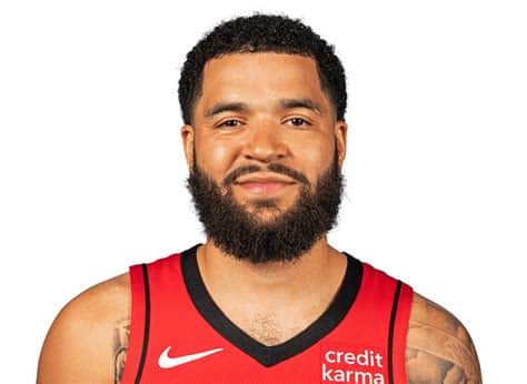 Write informative laconic excerpt under 30 words in mexican spanish for news below. Do not wrap it into quotation marks or html tags. Fred VanVleet, jugador de baloncesto de élite, firma contrato con los Rockets para la próxima temporada. Fuente: Fuente desconocida. VanVleet ha sido un jugador destacado en los últimos años, pero su tiempo de juego se reducirá en Houston. Fuente: Fuente desconocida. A pesar de la reducción en su tiempo de juego, VanVleet sigue siendo un jugador valioso en ambas facetas del juego. Fuente: Fuente desconocida.,Fred VanVleet firma con los Rockets; su tiempo de juego se ve afectado pero sigue siendo un jugador valioso en la cancha.