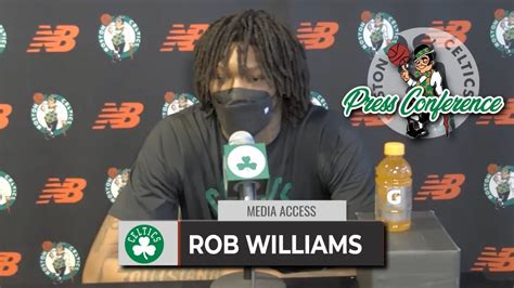 Write informative laconic excerpt under 30 words in mexican spanish for news below. Do not wrap it into quotation marks or html tags. El jugador de baloncesto Robert Williams ha sido transferido a los Portland Trail Blazers en un intercambio que involucró a varios jugadores. Williams, conocido como "Time Lord", es reconocido por su habilidad para bloquear tiros y capturar rebotes. A pesar de su talento, Williams ha lidiado con lesiones a lo largo de su carrera y ha tenido un promedio de solo 42 juegos jugados por temporada.,Robert Williams, apodado "Time Lord", se une a Portland Trail Blazers en un intercambio. Destaca por su defensa, pero ha tenido lesiones frecuentes.