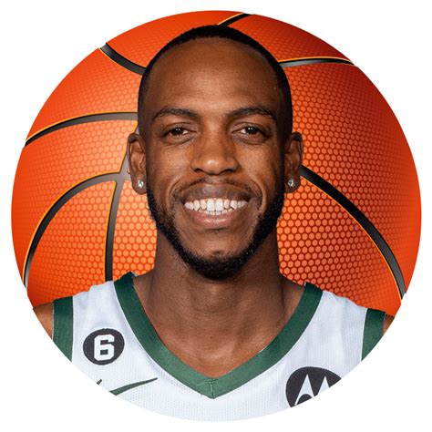 Write informative laconic excerpt under 30 words in mexican spanish for news below. Do not wrap it into quotation marks or html tags. Khris Middleton de los Milwaukee Bucks se someterá a una cirugía de rodilla después de la derrota de su equipo en los playoffs. El jugador se perdió gran parte de la temporada pasada debido a una lesión y tuvo números bajos en puntos, rebotes y asistencias. Se espera que Middleton regrese a su nivel de juego habitual la próxima temporada y sea una pieza clave en el equipo de los Bucks.,Khris Middleton se operará la rodilla tras la derrota en playoffs. Regresará a su nivel habitual el próximo año para los Bucks.