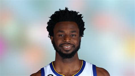 Write informative laconic excerpt under 30 words in mexican spanish for news below. Do not wrap it into quotation marks or html tags. El jugador de baloncesto Andrew Wiggins de los Golden State Warriors está listo para iniciar la temporada después de superar varias lesiones la temporada pasada. Wiggins, quien fue una decepción para sus entrenadores de fantasía la temporada pasada, tiene el potencial de tener una temporada de rebote completa si se mantiene saludable. A pesar de no cumplir completamente con las expectativas de ser la primera selección general en el draft de la NBA de 2014, Wiggins ha sido un jugador consistente y contribuye en múltiples categorías en el fantasy basketball.,Andrew Wiggins de los Golden State Warriors listo para temporada tras superar lesiones. Potencial de resurgir en fantasy si se mantiene saludable.