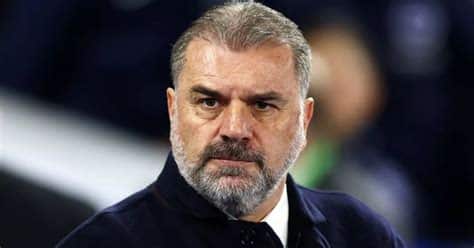 Write informative laconic excerpt under 30 words in mexican spanish for news below. Do not wrap it into quotation marks or html tags. playDownbeat Postecoglou brands Spurs&apos; defeat &apos;unacceptable&apos; (0:55)Ange Postecoglou reacts to Tottenham&apos;s defeat from 2-0 up against Brighton in the Premier League. (0:55)Oct 7, 2024, 04:34 AM ETTottenham Hotspur manager Ange Postecoglou said his side&apos;s 3-2 defeat against Brighton in the Premier League as his "worst defeat" since joining Tottenham.Tottenham ended the first-half 2-0 up after goals from Brennan Johnson and James Maddison before conceding three times in the second-half."It was disappointing and I&apos;m absolutely gutted with that," Postecoglou said. "It&apos;s an unacceptable second half -- we were nowhere near where we should be. Maybe we got carried away with how we were going."We kind of accepted our fate and it&apos;s hard to understand as we&apos;ve not done that while I&apos;ve been here. We usually fight for everything, and when you don&apos;t you pay a price."Ange Postecoglou&apos;s Tottenham Hotspur side lost 3-2 to Brighton in the Premier League. Photo by GLYN KIRK/AFP via Getty ImagesTottenham would have moved to the fringe of the top four had they won the game but instead go in to the international break in ninth place with 10 points from their seven matches.Brighton are up to sixth, two points better off.Postecoglou criticised his side&apos;s mentality and complacency in the second-half, adding: "Maybe things were travelling on too smoothly. Football and life will trip you up if you get too far ahead of yourself and that&apos;s what it looked like in the second half."It&apos;s a terrible loss for us, as bad as it gets, and there&apos;s only one way to fix it and that&apos;s my responsibility."We lost all our duels, we weren&apos;t competitive and if you&apos;re not competitive, irrespective of what you do tactically, it is not going to work."Information from Reuters contributed to this report. ,Ange Postecoglou califica la derrota de Tottenham 3-2 contra Brighton en la Premier League como su “peor derrota” desde unirse al equipo.