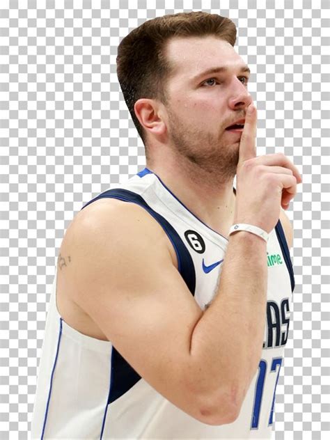 Write informative laconic excerpt under 30 words in mexican spanish for news below. Do not wrap it into quotation marks or html tags. Luka Doncic tuvo una exitosa temporada 2022-23, promediando 32.4 puntos por partido y convirtiendo un 49.6% de sus tiros de campo. Fue nombrado en el Primer Equipo All-NBA y terminó en el octavo lugar en la votación del MVP. Tuvo 10 triples-dobles, ocupando el tercer lugar en la liga en ese rubro. A pesar de la incorporación de Kyrie Irving, Doncic mantuvo buenos números en la temporada pasada. Su porcentaje de tiros libres sigue siendo un punto débil en su perfil de fantasía, pero sigue siendo una selección de primera ronda en todas las ligas. En la temporada 2021-22, Doncic promedió 28.4 puntos, 9.1 rebotes, 8.7 asistencias, 1.2 robos y 3.1 triples por partido. Con un elevado porcentaje de uso y un papel central en la ofensiva de los Mavericks, Doncic es uno de los jugadores más valiosos en las ligas de fantasía.,Luka Doncic destaca en la NBA con altos promedios de puntos y triples-dobles, siendo una selección de primera ronda en ligas de fantasía.