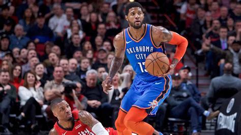 Write informative laconic excerpt under 30 words in mexican spanish for news below. Do not wrap it into quotation marks or html tags. Paul George se recuperó de una lesión en la rodilla y está listo para el inicio de la próxima temporada de la NBA - Fuente: informe del equipo de los Clippers. George promedió 23.8 puntos, 6.1 rebotes y 5.1 asistencias por partido la temporada pasada, a pesar de perderse varios juegos debido a una lesión en la rodilla - Fuente: estadísticas de la NBA. Los Clippers confían en George para guiar al equipo en busca de su primer título de la NBA, junto con Kawhi Leonard, quien también se está recuperando de una lesión - Fuente: informe del equipo de los Clippers.,Paul George recuperado de lesión en rodilla, listo para la temporada NBA. Clippers confían en él y en Kawhi Leonard para buscar el título.