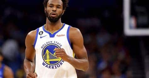 Write informative laconic excerpt under 30 words in mexican spanish for news below. Do not wrap it into quotation marks or html tags. Andrew Wiggins, jugador de los Golden State Warriors, se prepara para una temporada de rebote luego de una decepcionante actuación la temporada pasada. Wiggins ha estado lidiando con varias lesiones que lo han mantenido fuera de la cancha, pero se espera que esté saludable y listo para comenzar la temporada. Su habilidad para bloquear tiros y lanzar triples le brinda un valor adicional, y se espera que tenga un papel importante en la rotación de los Warriors esta temporada.,Andrew Wiggins se prepara para destacar con los Golden State Warriors tras una temporada desafiante. Lesiones superadas, listo para aportar en la rotación.