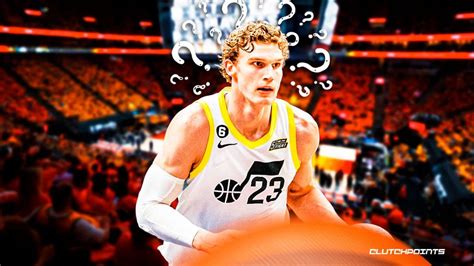 Write informative laconic excerpt under 30 words in mexican spanish for news below. Do not wrap it into quotation marks or html tags. Lauri Markkanen tuvo una temporada destacada en el equipo de Utah Jazz en la temporada 2022-23, donde promedió 25.6 puntos, 8.6 rebotes y 3.0 triples por juego. A pesar de las lesiones en las temporadas anteriores, Markkanen ha demostrado ser un jugador versátil y eficiente en la cancha. Ahora que se encuentra en los Cleveland Cavaliers, Markkanen tendrá la oportunidad de lograr un resurgimiento en su carrera y convertirse en un jugador clave en el equipo.,Markkanen brilló en Utah Jazz. Lesiones pasadas superadas. Ahora en Cleveland Cavaliers, busca resurgir y destacar en la cancha como jugador clave.