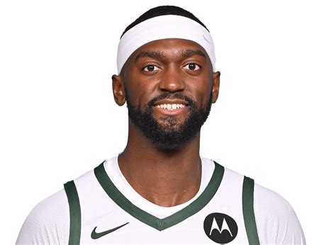 Write informative laconic excerpt under 30 words in mexican spanish for news below. Do not wrap it into quotation marks or html tags. El jugador de baloncesto Bobby Portis tuvo una destacada temporada 2021-2022 con los Bucks de Milwaukee, promediando 14.6 puntos, 9.1 rebotes y 1.8 triples en 28.2 minutos por partido. A pesar de la llegada de Brook Lopez y el regreso de Robin Lopez, se espera que Portis continúe siendo uno de los principales contribuyentes del equipo en la segunda unidad. Portis ha demostrado ser un tirador eficiente, con un porcentaje de campo del 49.6%, lo que le ha permitido mantener su producción a pesar de una ligera disminución en sus minutos de juego. Fuentes: NBA.com, RotoWire,Bobby Portis brilló con los Bucks de Milwaukee en la temporada 2021-2022, siendo clave con sus puntos, rebotes y triples. Se espera que siga destacando.