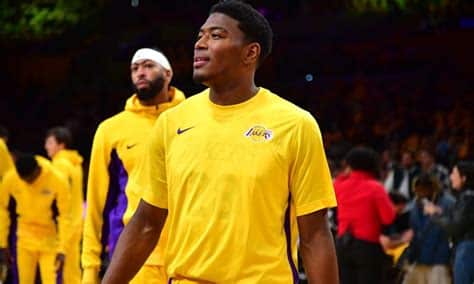 Write informative laconic excerpt under 30 words in mexican spanish for news below. Do not wrap it into quotation marks or html tags. Rui Hachimura ha firmado un contrato de tres años y $ 51 millones con los Lakers de Los Ángeles, después de una destacada actuación en los playoffs. Antes de unirse a los Lakers, Hachimura promedió 9.6 puntos y 4.7 rebotes como suplente en la temporada regular con los Wizards de Washington. En los playoffs, Hachimura tuvo un promedio de 29 puntos en el primer juego y demostró su habilidad para el tiro exterior al convertir el 48.7% de sus intentos de tres puntos. La información fue reportada por Jeff Edgerton en rotowire.com. Hachimura tuvo una temporada destacada con los Lakers de Los Ángeles y firmó un nuevo contrato de tres años con el equipo. Antes de unirse a los Lakers, Hachimura tuvo un papel secundario con los Wizards de Washington, pero tuvo un rendimiento notable en los playoffs. En los playoffs, promedió 29 puntos en el primer juego y mostró su habilidad para el tiro exterior al convertir el 48.7% de sus intentos de tres puntos.,Rui Hachimura firma un contrato de $51 millones por 3 años con los Lakers tras su destacada actuación en los playoffs, procedente de los Wizards.