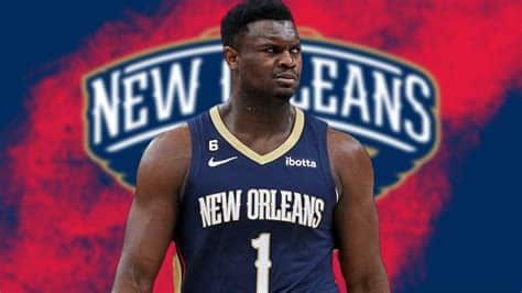 Write informative laconic excerpt under 30 words in mexican spanish for news below. Do not wrap it into quotation marks or html tags. El jugador de baloncesto Zion Williamson ha tenido dificultades con las lesiones en el pasado, pero se espera que esté listo para comenzar la temporada 2023-24 sin problemas, según fuentes cercanas al equipo. Williamson ha demostrado ser un jugador de élite cuando está en la cancha, promediando 26.0 puntos, 7.0 rebotes, 4.6 asistencias y 1.1 robos en la temporada 2022-23. Sin embargo, solo ha jugado un total de 114 partidos en su carrera debido a las lesiones. A pesar de las preocupaciones sobre su salud, Williamson es esperado para ser una fuerza dominante en la pintura de los Pelicans, rodeado de jugadores espaciadores como CJ McCollum, Trey Murphy y Brandon Ingram. Si puede mantenerse saludable, podría proporcionar una producción versátil y un alto volumen de puntos con eficiencia.,Zion Williamson, estrella de los Pelicans, listo para la temporada 2023-24 tras luchar con lesiones. Potencial de alto rendimiento si se mantiene saludable.