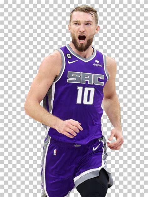 Write informative laconic excerpt under 30 words in mexican spanish for news below. Do not wrap it into quotation marks or html tags. El jugador de baloncesto Domantas Sabonis fue una pieza clave durante la temporada 2022-2023, promediando 19.1 puntos, 12.3 rebotes y 7.3 asistencias por partido. Jugó en 79 partidos y ayudó a que los Kings alcanzaran los playoffs por primera vez desde la temporada 2005-2006. Sabonis estableció récords personales en asistencias por partido (7.3) y porcentaje de tiros de campo (61.5%). El estilo de juego único de Sabonis, que incluye la capacidad de entregar asistencias desde la posición de centro y números consistentes en rebotes, lo convierten en una selección segura en la segunda ronda de los draft de fantasía.,Domantas Sabonis fue clave en la temporada 2022-2023 de la NBA, estableciendo récords personales y llevando a los Kings a los playoffs. Ideal para fantasy draft.