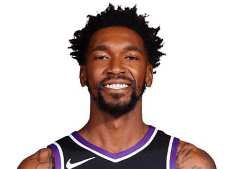 Write informative laconic excerpt under 30 words in mexican spanish for news below. Do not wrap it into quotation marks or html tags. Malik Monk firma contrato por dos años con los Sacramento Kings. Monk ha mostrado un rendimiento prometedor en las últimas temporadas. A pesar de tener un papel secundario en el equipo, Monk ha logrado mantener promedios sólidos en puntos, rebotes, asistencias y triples.,Malik Monk se une a Sacramento Kings por dos años. Rendimiento prometedor y sólidos promedios a pesar de papel secundario en equipo.