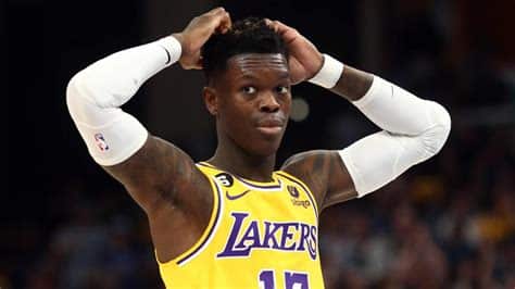 Write informative laconic excerpt under 30 words in mexican spanish for news below. Do not wrap it into quotation marks or html tags. Dennis Schroder se unió a los Toronto Raptors con un contrato de dos años y $26 millones después de una sólida actuación en el torneo EuroBasket para el equipo de Alemania. En los Raptors, se espera que Schroder juegue como base titular y aporte un elemento de ataque al equipo con su velocidad y rapidez. Bajo el nuevo entrenador Darko Rajakovic, se espera que los Raptors jueguen un estilo de juego más orientado al movimiento del balón, lo que podría beneficiar a Schroder.,Dennis Schroder se une a los Toronto Raptors por $26 millones tras el EuroBasket. Se espera que sea base titular y beneficie del juego dinámico del equipo.