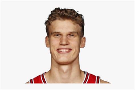 Write informative laconic excerpt under 30 words in mexican spanish for news below. Do not wrap it into quotation marks or html tags. El jugador de baloncesto Lauri Markkanen tuvo una destacada temporada 2022-23, terminando como el jugador número 23 en formatos estándar y ganando el premio al Jugador Más Mejorado. Markkanen promedió 25.6 puntos, 8.6 rebotes, 1.9 asistencias y 3.0 triples por partido, con un porcentaje de tiros de campo de 49.9% y un porcentaje de tiros libres de 87.5%. A pesar de que la temporada del Jazz comenzó sin expectativas, el equipo sorprendió a muchos y Markkanen fue el líder ofensivo, pero su rendimiento podría verse afectado esta temporada debido a la adición de nuevos jugadores en el equipo.,Destacada temporada para Lauri Markkanen en el baloncesto, finalizando en el puesto 23, ganando como Jugador Más Mejorado y liderando al Jazz ofensivamente.