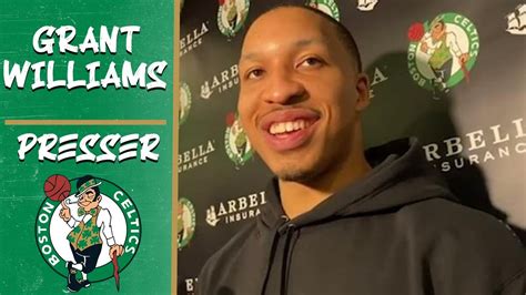 Write informative laconic excerpt under 30 words in mexican spanish for news below. Do not wrap it into quotation marks or html tags. Grant Williams fue intercambiado por los Celtics de Boston a los Mavericks de Dallas en la temporada baja junto a otros jugadores. Se espera que Williams tenga un papel importante en los Mavericks y compita por el puesto de delantero titular. A pesar de no ser un gran productor de fantasía, Williams ha mostrado eficiencia en su tiro de tres puntos y su habilidad defensiva, lo que lo convierte en un jugador valioso para el equipo.,Grant Williams traspasado de los Celtics a los Mavericks en offseason. Se espera que sea clave en Dallas, compitiendo por el puesto de delantero titular.