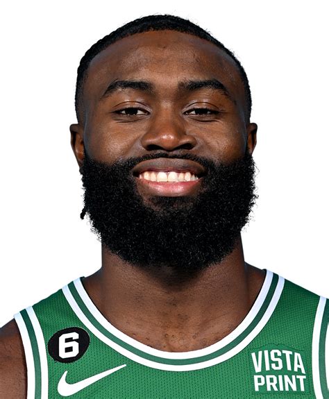 Write informative laconic excerpt under 30 words in mexican spanish for news below. Do not wrap it into quotation marks or html tags. Jaylen Brown ha firmado un contrato de 306 millones de dólares por 5 años con los Boston Celtics en julio. Se espera que los deberes de manejo de balón de Brown aumenten con la salida de Marcus Smart a Memphis. La adición de Kristaps Porzingis en el equipo podría significar más tiempo de juego para Brown como escolta, y la presencia de Porzingis como amenaza en el poste bajo podría crear más oportunidades de anotación para él y Jayson Tatum.,Jaylen Brown firma contrato millonario con los Celtics. Nuevo rol con Porzingis en equipo, más responsabilidad en manejo de balón tras salida de Smart.