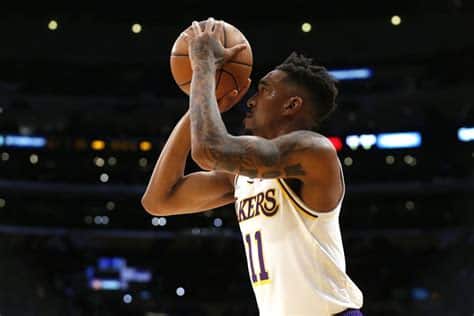 Write informative laconic excerpt under 30 words in mexican spanish for news below. Do not wrap it into quotation marks or html tags. Malik Monk ha firmado un contrato de dos años y 19 millones de dólares con los Sacramento Kings Monk competirá por el puesto de escolta titular con Kevin Huerter en los Kings A pesar de tener un papel limitado en la ofensiva de los Kings, Monk podría replicar sus números de la pasada temporada y ser una opción interesante en ligas de fantasía,El escolta Malik Monk se une a los Sacramento Kings por 19 millones de dólares. Potencial en la fantasy league a pesar de limitado rol ofensivo.