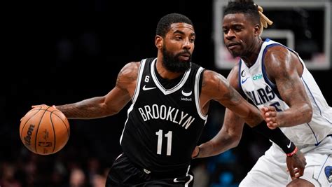 Write informative laconic excerpt under 30 words in mexican spanish for news below. Do not wrap it into quotation marks or html tags. Kyrie Irving fue intercambiado a los Mavericks durante la temporada 2022-23. Irving ha tenido problemas de lesiones y ausencias personales en las últimas temporadas. A pesar de esto, Irving es un jugador de élite y ha promediado más de 20 puntos por partido.,Kyrie Irving se une a los Mavericks en intercambio durante la temporada 2022-23. A pesar de lesiones, sigue siendo un jugador de élite con 20+ puntos por partido.