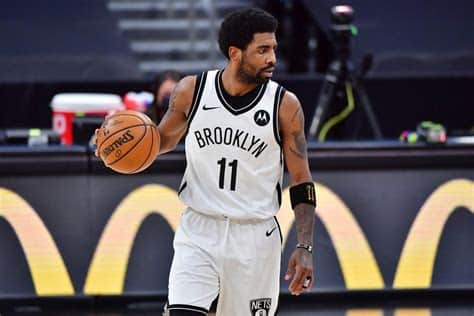 Write informative laconic excerpt under 30 words in mexican spanish for news below. Do not wrap it into quotation marks or html tags. - Kyrie Irving ha sido un jugador polarizador en la liga de la NBA. - A pesar de jugar con Luka Doncic en los Mavericks, Irving ha logrado producir a un nivel élite. - Irving ha sido un talento constante en la liga, pero ha sido propenso a lesiones y problemas personales.,Kyrie Irving, jugador polarizador en la NBA, destaca junto a Luka Doncic en los Mavericks, con desempeño élite y desafíos personales.