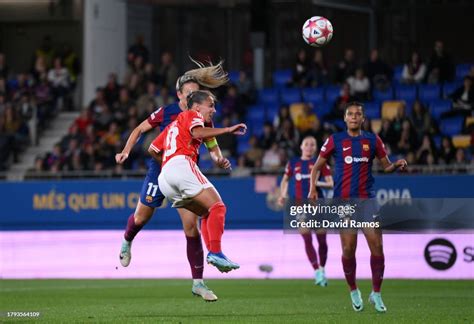 Write informative laconic excerpt under 30 words in mexican spanish for news below. Do not wrap it into quotation marks or html tags. Nov 21, 2024, 04:17 PM ETBarcelona midfielder Alexia Putellas scored her 200th goal for the Catalan club in Thursday&apos;s Champions League clash against Austrian side St. Pölten.Putellas struck a left-footed finish into corner of the net to put Barcelona 4-0 up in the 57th minute and well on course for three consecutive victories in Europe after opening with a surprise defeat to Manchester City in October.The goal continues Putellas&apos; impressive start to the season as the two-time Ballon d&apos;Or winner shows signs of returning to her best following an ACL injury which sidelined her for the majority of the 2022-23 season.She returned to full fitness last year but was in and out of the side, starting the Champions League final win over Lyon on the bench, although she did come on to score the game-clinching goal.Alexia Putellas was sidelined by an ACL injury for most of the 2022-23 season. Getty ImagesNew Barça coach Pere Romeu has returned her to the starting lineup on a regular basis this term, though, and she has responded with 10 goals and five assists in all competitions."When I started at the club, I never imagined I could reach 200 goals," Putellas told Diario Sport. "It&apos;s a figure we usually see more with strikers."Putellas has been the top scorer in the history of Barça&apos;s women&apos;s team since moving past Jenni Hermoso&apos;s mark of 181 last season. The top five is completed by Sonia Bermúdez (123), Asisat Oshoala (117) and Mariona Caldentey (115).Her 199th goal, scored against Real Madrid earlier in November, moved her past Luis Suárez&apos;s 198 goals and into the top three in the history of both the men&apos;s and the women&apos;s teams, too, behind only Lionel Messi (672) and César Rodríguez (232).Putellas joined Barça for a second time in 2012, having previously spent a year at the club&apos;s academy, and scored her first goal for the club in the same year.The 30-year-old has since gone on to make over 400 appearances for the first team, winning eight league titles and three Champions Leagues, among other trophies, and been named the best player in the world on two occasions. ,La centrocampista del Barcelona, Alexia Putellas, marcó su gol número 200 para el club en la Liga de Campeones contra St. Pölten.