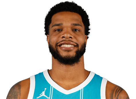 Write informative laconic excerpt under 30 words in mexican spanish for news below. Do not wrap it into quotation marks or html tags. Miles Bridges regresará a jugar con los Hornets después de cumplir una suspensión de 10 juegos por cargos de violencia doméstica. En la temporada 2021-22, Bridges promedió 20.2 puntos, 7.0 rebotes, 3.8 asistencias y 1.7 robos-bloqueos por juego. Se espera que Bridges compita por minutos en la posición de ala con Brandon Miller y Kelly Oubre.,Miles Bridges regresará tras suspensión por violencia doméstica. Promedió sólidos números en la temporada 2021-22 y peleará por minutos en los Hornets.