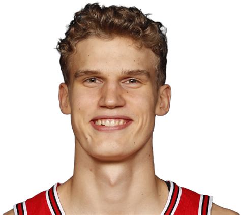 Write informative laconic excerpt under 30 words in mexican spanish for news below. Do not wrap it into quotation marks or html tags. - Lauri Markkanen fue uno de los jugadores destacados en la temporada 2022-23 de la NBA, terminando como el jugador número 23 en formatos estándar y ganando el premio al Jugador Más Mejorado. - Markkanen promedió números de carrera de 25.6 puntos, 8.6 rebotes, 1.9 asistencias y 3.0 triples por juego, siendo la opción ofensiva principal en el equipo de los Utah Jazz. - A pesar de que su rendimiento disminuyó en la segunda mitad de la temporada, los Jazz sorprendieron a muchos y Markkanen seguirá siendo una pieza clave en el equipo, aunque podría enfrentar más competencia esta temporada.,Lauri Markkanen brilló en la NBA 2022-23 como el jugador número 23, ganando el premio al Jugador Más Mejorado. A pesar de altos y bajos, sigue vital para Jazz.