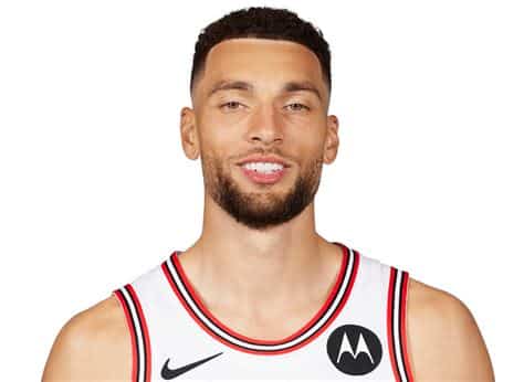 Write informative laconic excerpt under 30 words in mexican spanish for news below. Do not wrap it into quotation marks or html tags. Zach LaVine jugó 77 partidos en la temporada 2022-23, empatando su récord personal durante su temporada de novato en 2014-15. LaVine promedió más de 20 puntos por quinta temporada consecutiva, con un porcentaje de tiro de al menos el 45%. A pesar de las lesiones en su equipo, LaVine mostró consistencia como una amenaza constante desde el perímetro, promediando 2.6 triples por partido con un porcentaje del 37.5%.,Zach LaVine destaca en la temporada 2022-23 con récord personal de partidos jugados y promedio de puntos, demostrando su habilidad desde el perímetro.