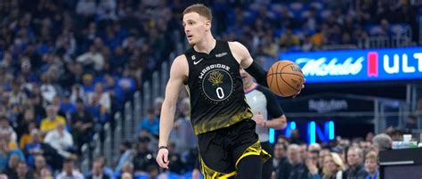 Write informative laconic excerpt under 30 words in mexican spanish for news below. Do not wrap it into quotation marks or html tags. Donte DiVincenzo firma un contrato de cuatro años con los Knicks en esta temporada baja de la NBA. A pesar de las expectativas, DiVincenzo podría tener dificultades para obtener minutos consistentes debido a la competencia en el alero de los Knicks. En la temporada pasada, DiVincenzo promedió 9.4 puntos, 4.5 rebotes, 3.5 asistencias y 1.3 robos en 26 minutos por partido con una línea de tiro de 44% de campo, 40% de tres puntos y 82% desde la línea de tiros libres.,DiVincenzo firma con los Knicks; competencia en alero podría limitar sus minutos pese a sus sólidas estadísticas de la temporada pasada.