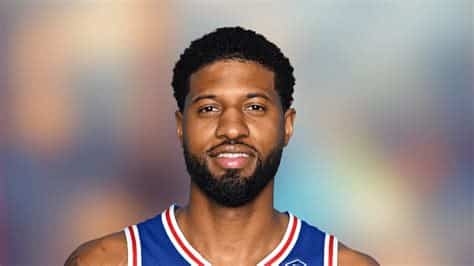 Write informative laconic excerpt under 30 words in mexican spanish for news below. Do not wrap it into quotation marks or html tags. Paul George de los Clippers de Los Angeles continuará siendo una pieza clave del equipo en la próxima temporada de la NBA. George ha tenido problemas para mantenerse en la cancha debido a lesiones, pero cuando está saludable, ha mostrado un rendimiento sobresaliente en ambos extremos del campo. A pesar de las lesiones, George ha mantenido números sólidos en puntos, rebotes, asistencias, triples y robos, lo que lo convierte en un jugador atractivo en el mundo del fantasy basketball.,Paul George seguirá siendo pieza clave en los Clippers de Los Angeles. A pesar de lesiones, destaca por su rendimiento en NBA y fantasy basketball.